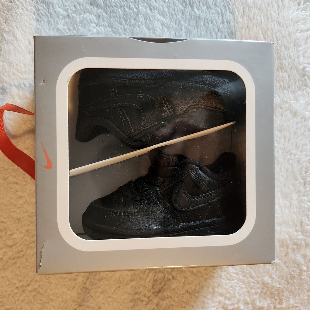 Nike Kids Black Sneakers in Box